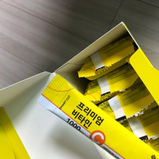 서울약사신협 프리미엄 비타민C 1,000mg_2.5g x 50포 — 5점을 준 리뷰어가 2021년 10월 올린 사용 사진