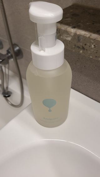 아미퓨어 [라이브] 피부장벽 강화를 위한 머랭 버블 클렌저 천연계면활성제로 온가족 사용가능 — 4점을 준 리뷰어가 2021년 6월 올린 사용 사진