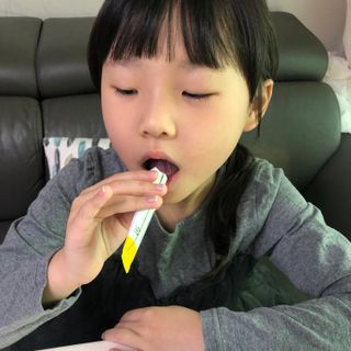 잇츠핏 프로바이오틱스 키즈 유산균 — 5점을 준 리뷰어가 2021년 3월 올린 사용 사진