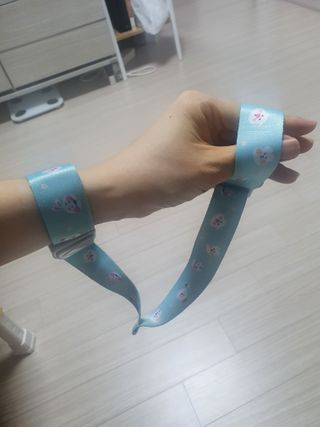 유비맘 젖병 빨대컵 다용도 홀더 1+1 _ 컬러 랜덤 발송 — 5점을 준 리뷰어가 2020년 12월 올린 사용 사진