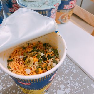 NISSIN 닛신 컵누들  4종 - 씨푸드오리지날, 씨푸드 스파이시, 씨푸드 커리, 씨푸드 XO소스 — 5점을 준 리뷰어가 2021년 11월 올린 사용 사진