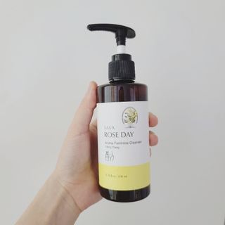 라라로즈데이 시즌2 여성청결제 200ml 아로마 페미민 클렌저, 독일더마인증 — 5점을 준 리뷰어가 2021년 9월 올린 사용 사진