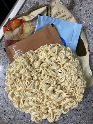 [풀무원] 자연은맛있다 정면, 백면, 홍면  세트 — 5점을 준 리뷰어가 2021년 4월 올린 사용 사진