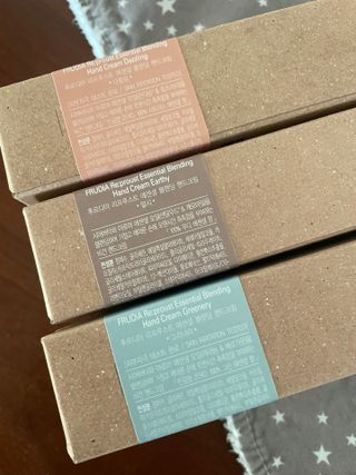 [후르디아] 끈적임 없는 착한성분 비건  핸드크림 3종 — 3점을 준 리뷰어가 2024년 3월 올린 사용 사진