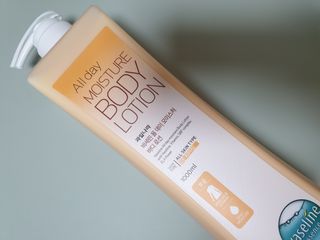 [과일나라] 바세린 모이스처 바디로션 1000ml 2종 — 5점을 준 리뷰어가 2021년 10월 올린 사용 사진