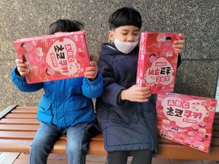 롯데제과 ABC초코쿠키 핑크베리 — 5점을 준 리뷰어가 2021년 2월 올린 사용 사진