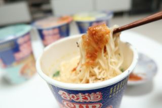 NISSIN 닛신 컵누들  4종 - 씨푸드오리지날, 씨푸드 스파이시, 씨푸드 커리, 씨푸드 XO소스 — 5점을 준 리뷰어가 2021년 11월 올린 사용 사진