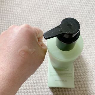 프리마인 메이크업과 들뜨는 각질까지 한방에 깐달걀로! 순하기까지한 셀베이스 그린티클렌저(200ml) — 5점을 준 리뷰어가 2023년 4월 올린 사용 사진