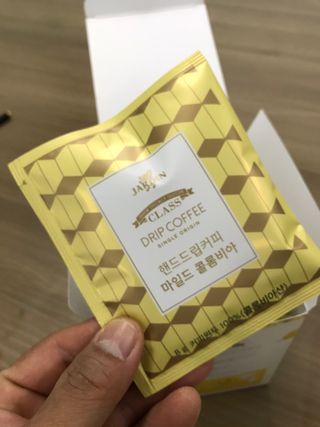 (주)쟈뎅 쟈뎅 클래스 핸드 드립 커피 10P 2종_디카페인 1종+랜덤 플레이버 1종 — 5점을 준 리뷰어가 2021년 4월 올린 사용 사진