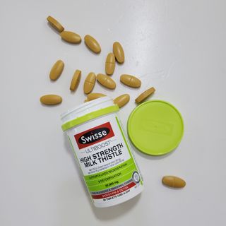 Swisse 스위스 고함량 밀크씨슬 35,000mg 60정 — 5점을 준 리뷰어가 2021년 11월 올린 사용 사진