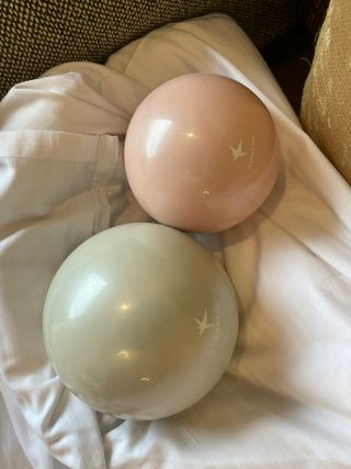 트라택 쿠셔닝 웨이트볼 0.5kg + 1kg SET — 5점을 준 리뷰어가 2022년 6월 올린 사용 사진