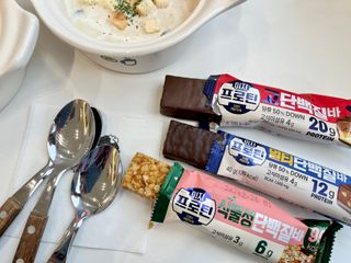 이지프로틴바 3종x각 2ea (고단백질바, 멀티단백질바, 식물성단백질바) — 5점을 준 리뷰어가 2024년 2월 올린 사용 사진
