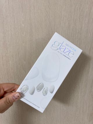 데싱디바 글레이즈 젤네일 포일 이펙트 네일_4종 중 택 1 — 5점을 준 리뷰어가 2021년 9월 올린 사용 사진