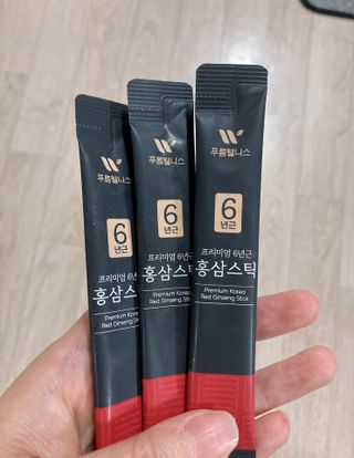 [푸름웰니스] 프리미엄 6년근 홍삼스틱 3mg x 100포 — 5점을 준 리뷰어가 2022년 3월 올린 사용 사진