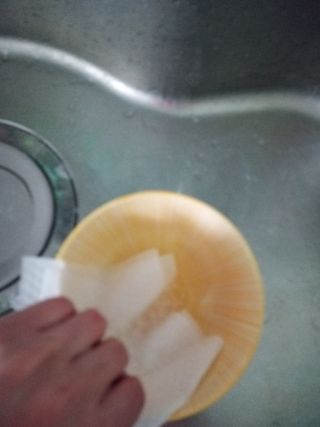부직포나라 중금속유해물질ZERO 뜯어쓰는 주방 일회용수세미 60매 2매 — 5점을 준 리뷰어가 2022년 9월 올린 사용 사진
