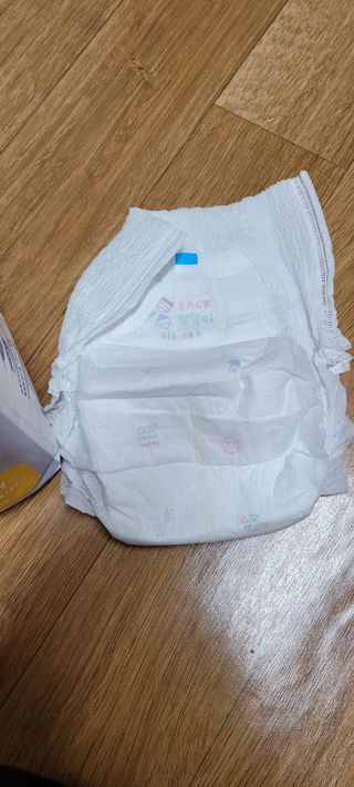 쿠잉 에어드라이  풀커버 팬티기저귀 (L/XL/XXL/XXXL) 1팩 — 5점을 준 리뷰어가 2023년 1월 올린 사용 사진