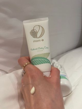mom e 맘이 내추럴 베이비 케어 크림+바디오일 — 5점을 준 리뷰어가 2021년 1월 올린 사용 사진