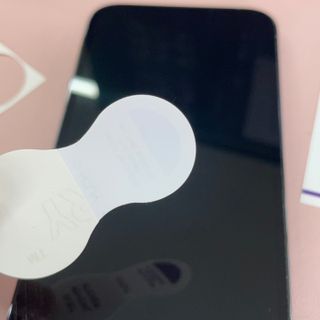 아클리브 Eco 항균 항바이러스 액정 보호필름(iPhone) — 5점을 준 리뷰어가 2022년 8월 올린 사용 사진