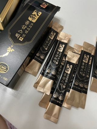 헬스업_천명진프리미엄홍삼스틱_10ml x 30포 — 5점을 준 리뷰어가 2021년 2월 올린 사용 사진
