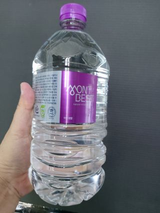 몽베스트 MONTBEST 1L 12입 — 5점을 준 리뷰어가 2022년 4월 올린 사용 사진