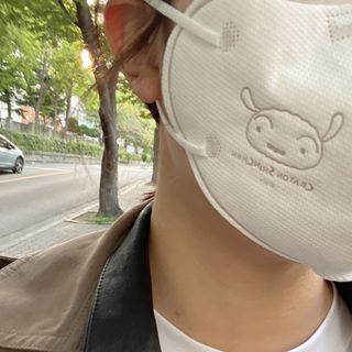[숨그림]  덴탈마스크 짱구 우리아이 그리고 내가 쓰는 믿을수있는 케릭터 마스크  16종 — 4점을 준 리뷰어가 2021년 10월 올린 사용 사진