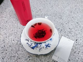 마시다 붉은 석양 빛을 담은 프리미엄 수제 블렌딩 홍차, 레드선셋블랙티 — 5점을 준 리뷰어가 2021년 3월 올린 사용 사진