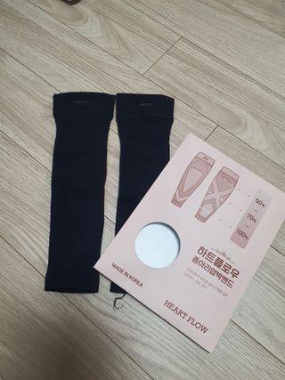하트플로우 종아리 압박 밴드 스타킹 — 5점을 준 리뷰어가 2022년 8월 올린 사용 사진