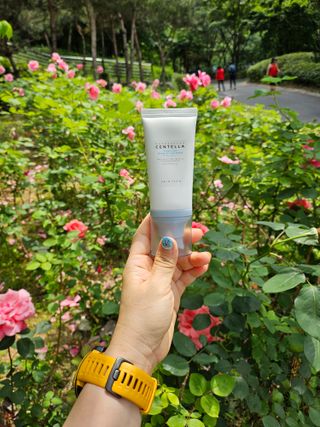 [스킨1004] 마다가스카르 센텔라 히알루-시카 워터핏 선세럼 50ml — 5점을 준 리뷰어가 2024년 5월 올린 사용 사진