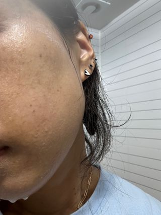 스킨1004 [SKIN1004] 마다가스카르 센텔라 라이트 클렌징 오일 200ml — 3.5점을 준 리뷰어가 2024년 8월 올린 사용 사진