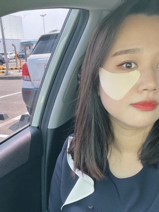 원에이드 알로에사포나리아 투명 골프패치 & 원에이드 하이드로겔 스포츠패치 — 3.5점을 준 리뷰어가 2022년 8월 올린 사용 사진