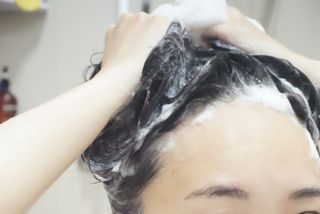 썸헤어 / SUMHAIR 썸헤어 실크 볼륨 샴푸+트리트먼트 프룻자스민티 — 1.5점을 준 리뷰어가 2021년 7월 올린 사용 사진