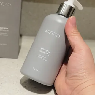 엠디스픽 무향 바리스타 핸드크림 울트라 고보습 대용량 펌핑 245g — 5점을 준 리뷰어가 2023년 1월 올린 사용 사진