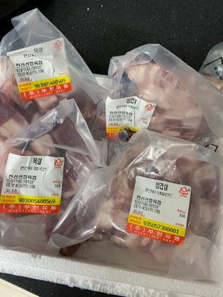 찐신선 한끼한팩 미국 냉동 목살 & 네덜란드 냉동 삼겹살 SET — 5점을 준 리뷰어가 2021년 10월 올린 사용 사진
