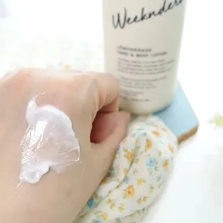 [위켄더스] 끈적임 없이 수분감을 채워주는 핸드& 바디로션 1종 랜덤발송 — 5점을 준 리뷰어가 2022년 4월 올린 사용 사진