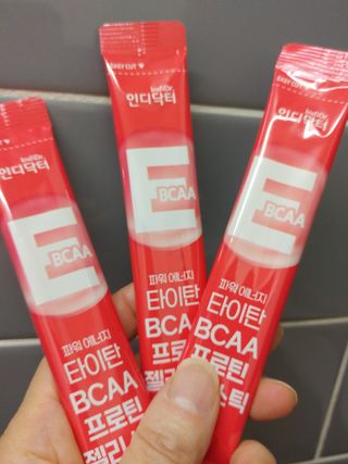 [인디닥터] 타이탄 BCAA 프로틴 젤리스틱 — 5점을 준 리뷰어가 2022년 5월 올린 사용 사진