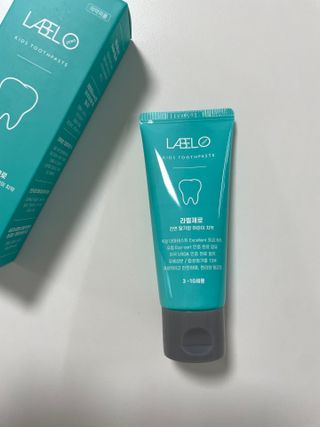 치과에서 쓰는 치약 _ 라벨제로 저불소 꼬마, 키즈, 유아, 베이비, 주니어 안전한 어린이치약 — 5점을 준 리뷰어가 2023년 1월 올린 사용 사진