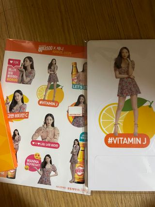 광동생활건강 [광동] 제니비타민C 비타500데일리스틱 180포+제니등신대+제니스티커 — 5점을 준 리뷰어가 2021년 12월 올린 사용 사진