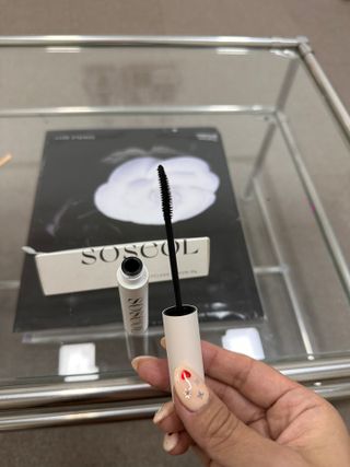 더소설 소설 블랙아이래쉬 세럼 10g(SOSEOL BLACK EYELASH SERUM 10g) — 5점을 준 리뷰어가 2023년 12월 올린 사용 사진
