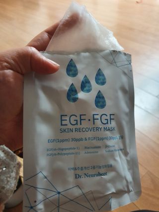 Dr.느루벗 느루벗 EGF FGF 스킨 리커버리 마스크 10장 — 5점을 준 리뷰어가 2021년 3월 올린 사용 사진