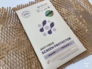 아클리브 Eco 항균 항바이러스 액정 보호필름(iPhone) — 5점을 준 리뷰어가 2022년 8월 올린 사용 사진