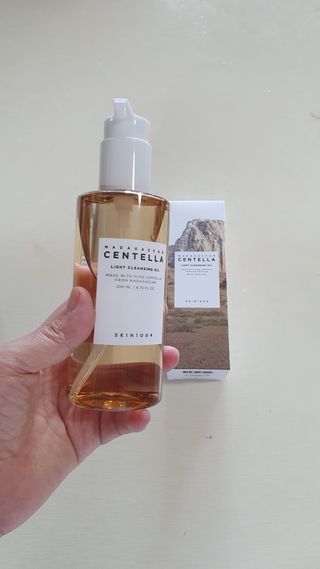 스킨1004 [SKIN1004] 마다가스카르 센텔라 라이트 클렌징 오일 200ml — 5점을 준 리뷰어가 2024년 7월 올린 사용 사진