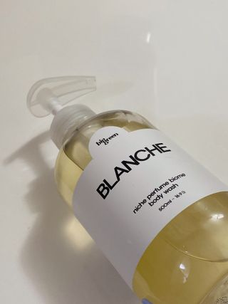 빅그린 니치 퍼퓸 바이옴바디워시 500ml(상탈, 블랙베리&베이, 블랑쉐 3종 중 택1) — 4점을 준 리뷰어가 2022년 8월 올린 사용 사진