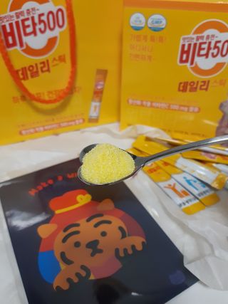 광동제약 [광동] 비타500데일리스틱 70포X2개 + 뚱랑이엽서 + 쇼핑백 증정 — 5점을 준 리뷰어가 2022년 1월 올린 사용 사진