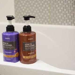 쿤달 [KUNDAL 공식] 프리미엄 헤어 케어 스페셜 세트 샴푸 500ml &amp; 트리트먼트 500ml — 5점을 준 리뷰어가 2021년 3월 올린 사용 사진