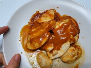 굽네몰 [굽네] 소스가 맛있는 닭가슴살 슬라이스 4종 — 5점을 준 리뷰어가 2021년 4월 올린 사용 사진