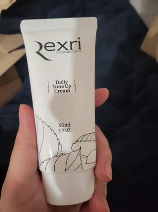 렉스리 데일리 톤업 크림 Rexri Daily Tone Up Cream — 5점을 준 리뷰어가 2022년 9월 올린 사용 사진