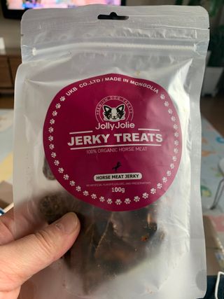 [졸리졸리] 말고기 육포 간식 (HORSE MEAT JERKY) — 5점을 준 리뷰어가 2023년 1월 올린 사용 사진