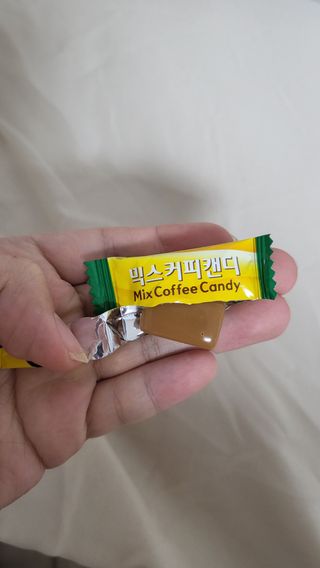 (주) 피치코리아 믹스커피캔디76g x2개입 — 5점을 준 리뷰어가 2022년 11월 올린 사용 사진