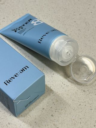 나우 [리브엠]피부 속부터 겹겹이, 촘촘하게! 워터핏8중 수분착붙 크림 — 5점을 준 리뷰어가 2024년 12월 올린 사용 사진