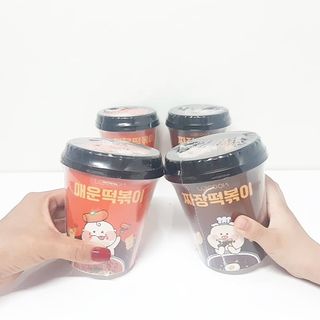 유비쿡 컵떡볶이 매운컵떡볶이2개/ 짜장컵떡볶이 2개  총 4개세트 — 5점을 준 리뷰어가 2021년 5월 올린 사용 사진